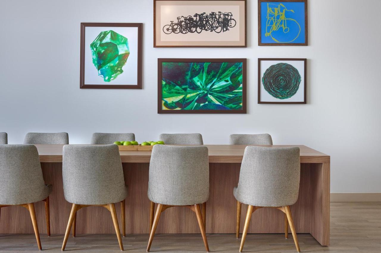 Отель Element Edmonton West Экстерьер фото