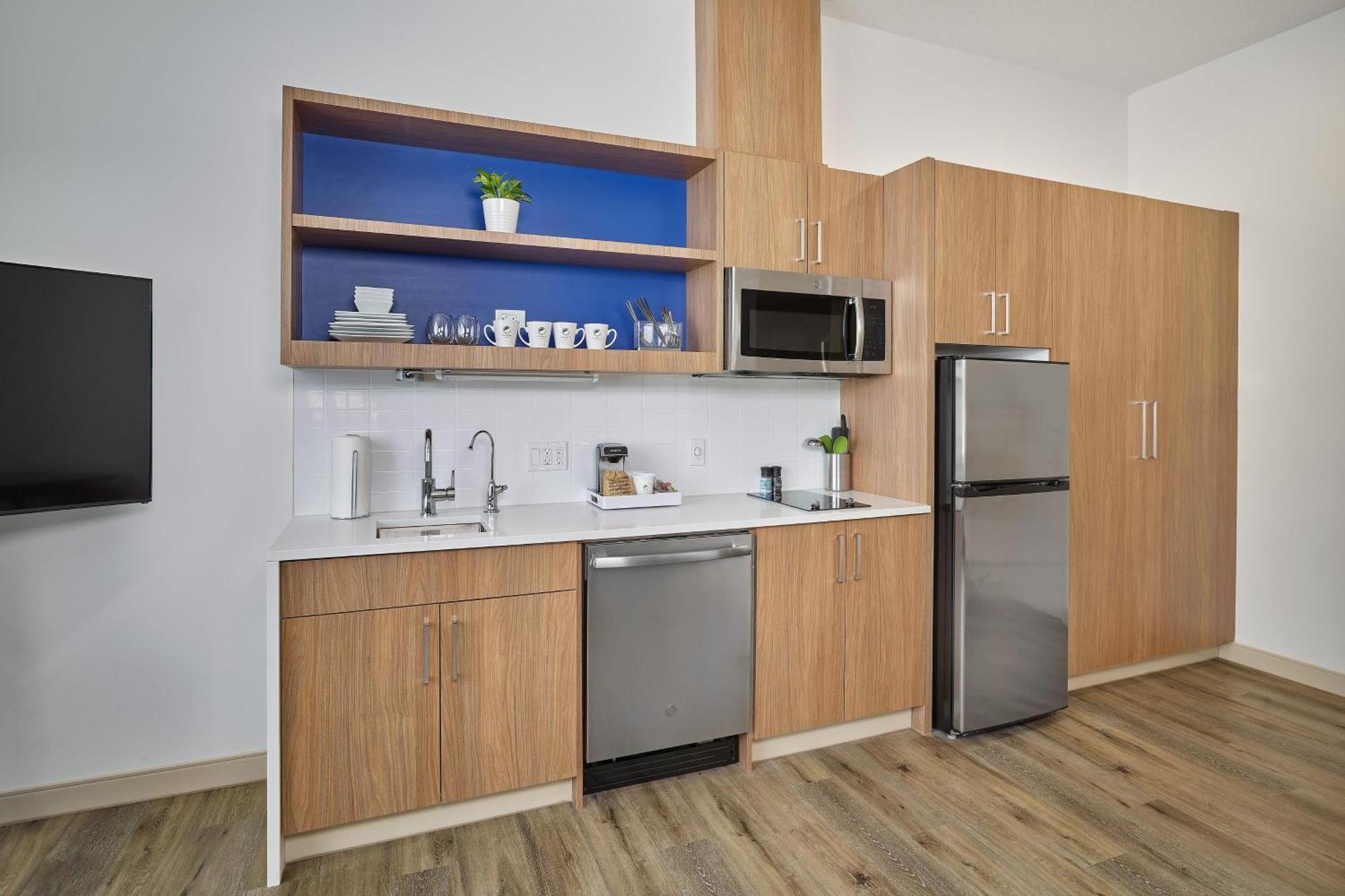 Отель Element Edmonton West Экстерьер фото
