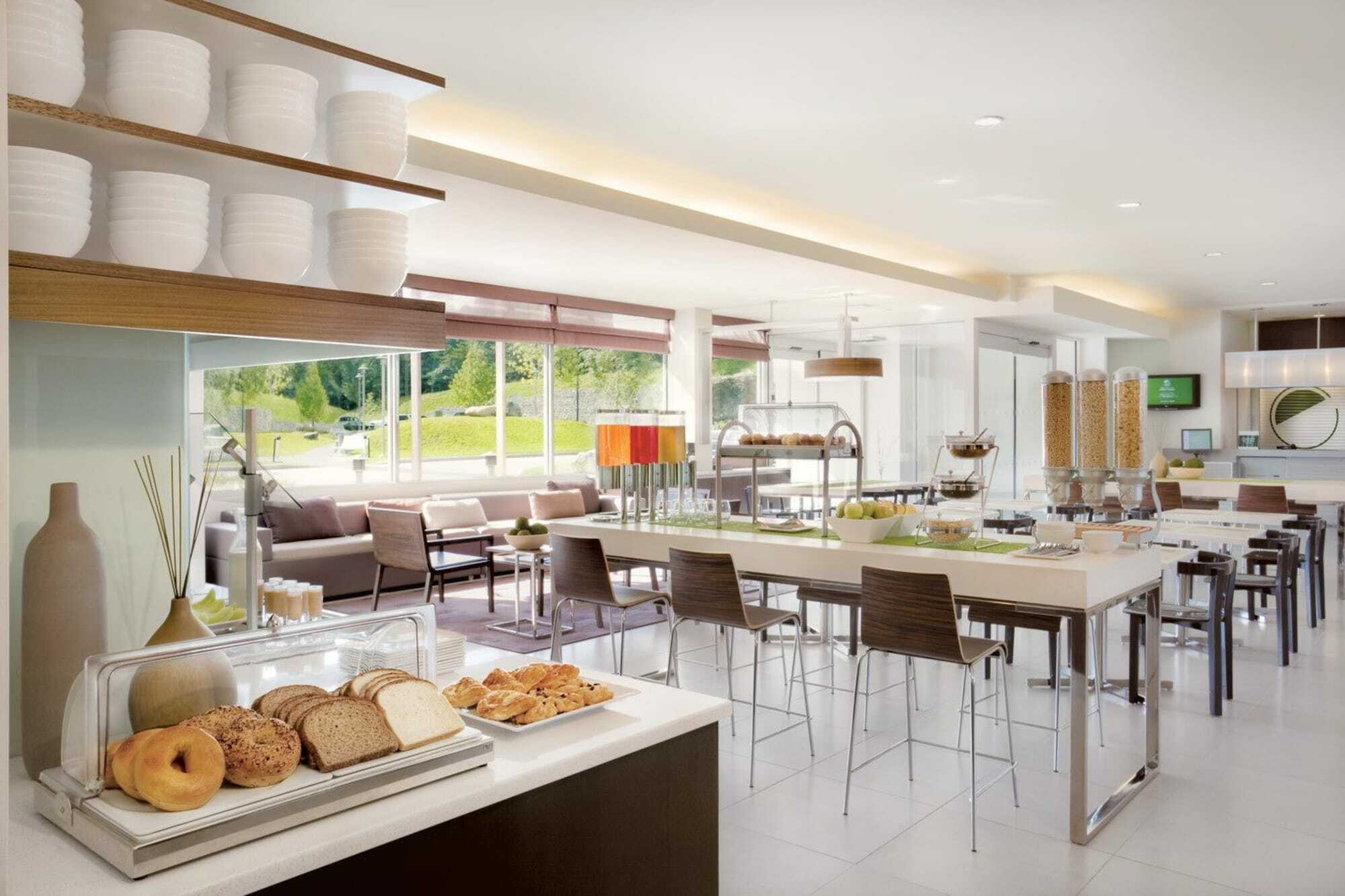 Отель Element Edmonton West Экстерьер фото